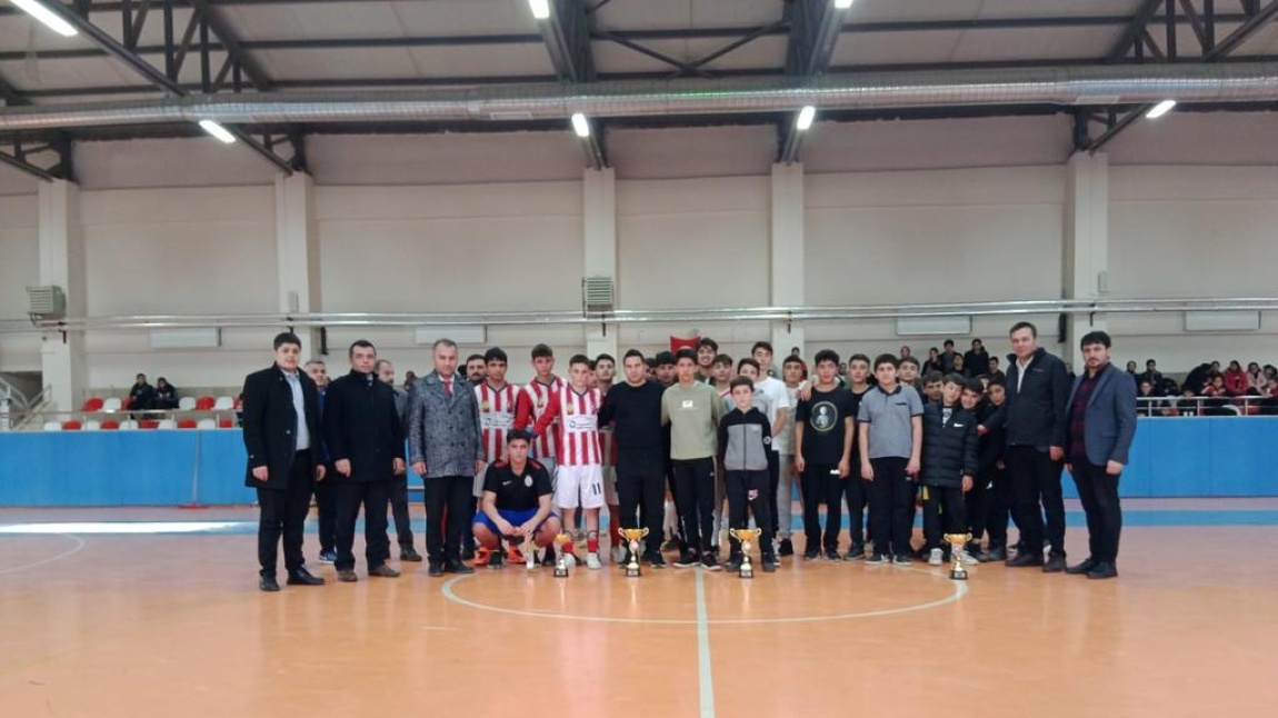 Okulumuz Öğrencileri  Futsal turnuvalarında 1. oldular