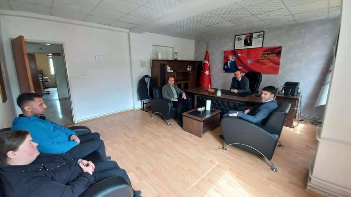 Türkiye Yüzyılı Maarif Modeli ile ilgili İlçe Milli Eğitim Müdürümüz Halil İbrahim TAKCI başkanlığında tüm okul/kurum müdürleriyle toplantı gerçekleştirildi. 