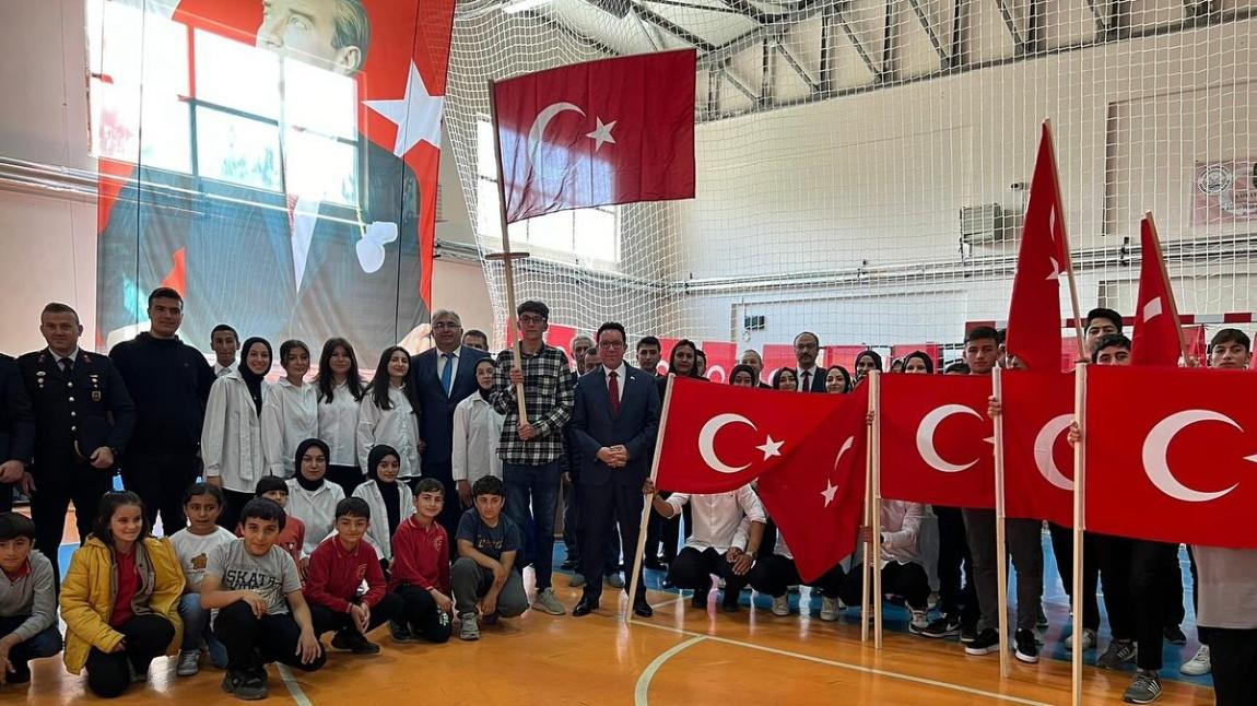 İlçemizde Atatürkü Anma Gençlik ve Spor Bayramı coşkuyla kutlandı.